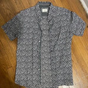 Mens button down shirt size Medium